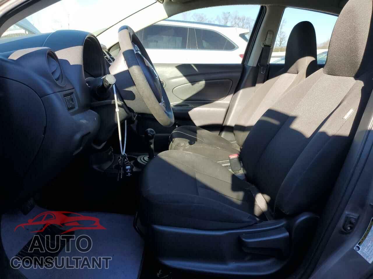 NISSAN VERSA 2017 - 3N1CN7AP1HL811102