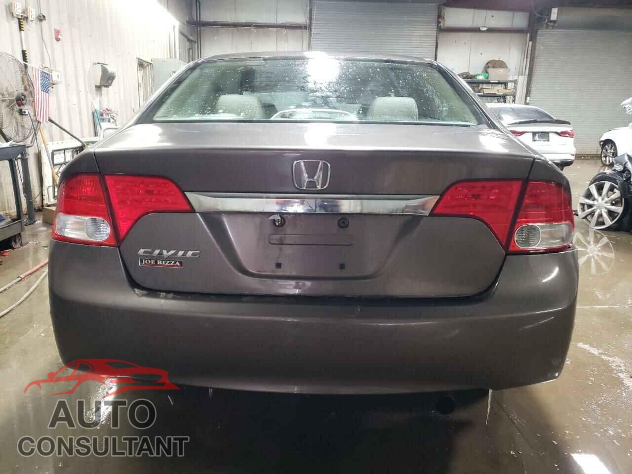 HONDA CIVIC 2010 - 19XFA1F8XAE024115