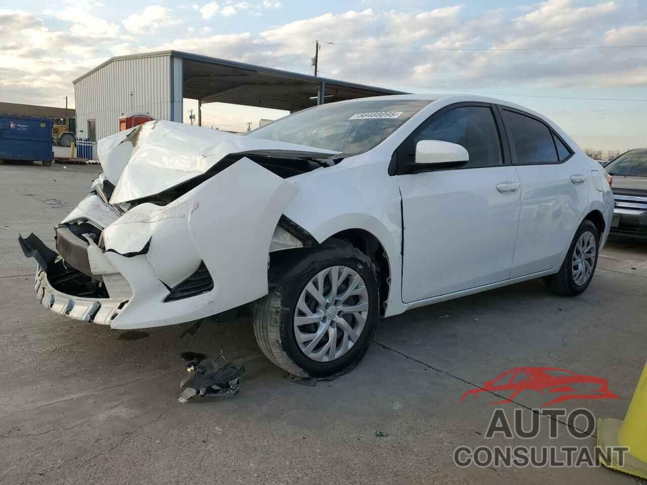 TOYOTA COROLLA 2018 - 5YFBURHE5JP816534