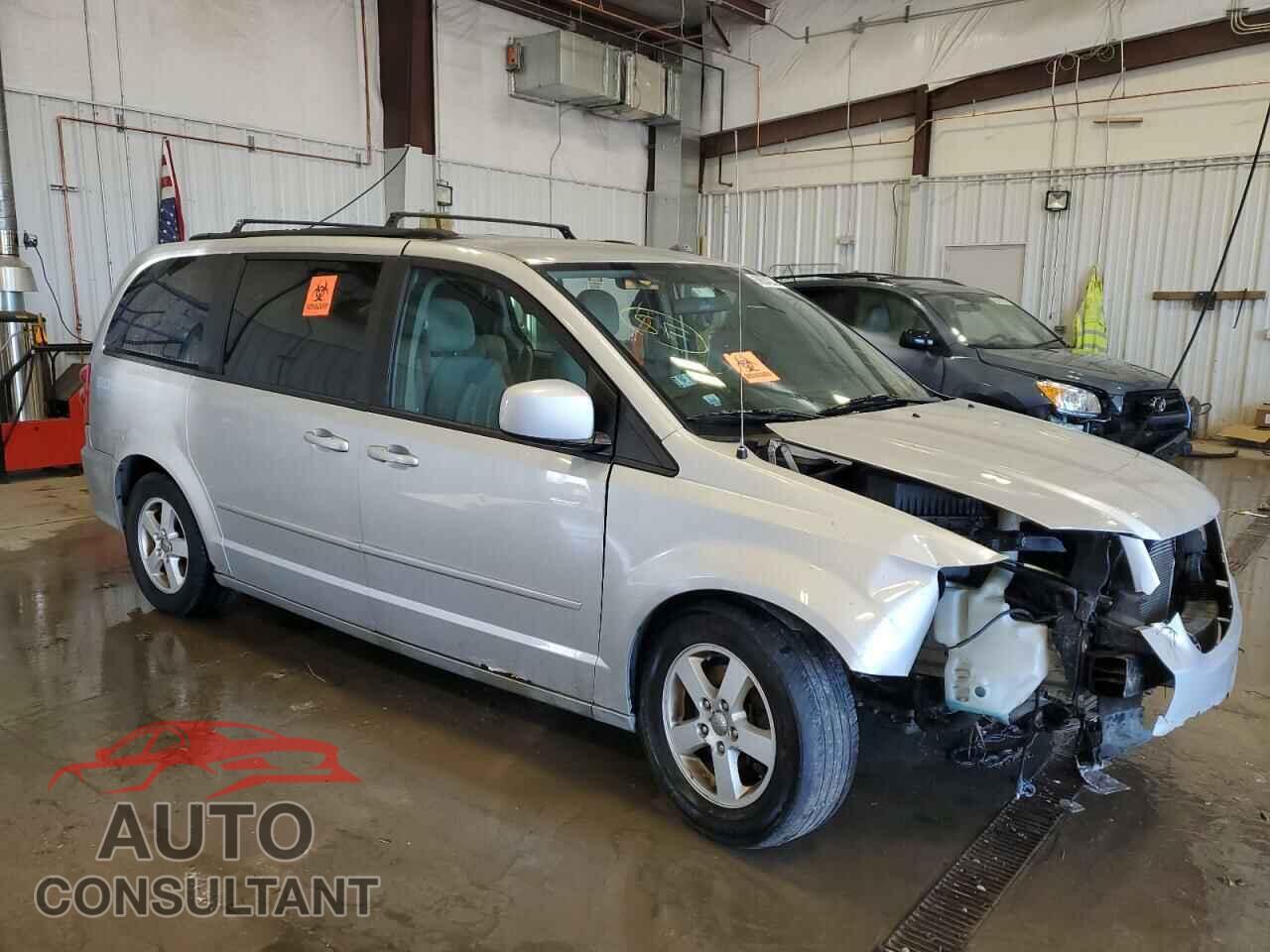 DODGE CARAVAN 2011 - 2D4RN3DG8BR682607