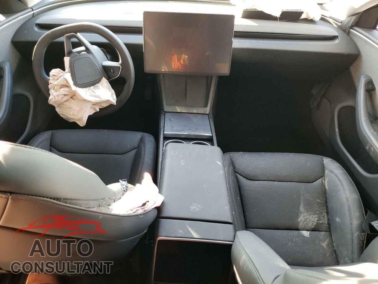 TESLA MODEL 3 2024 - 5YJ3E1EA5RF846628