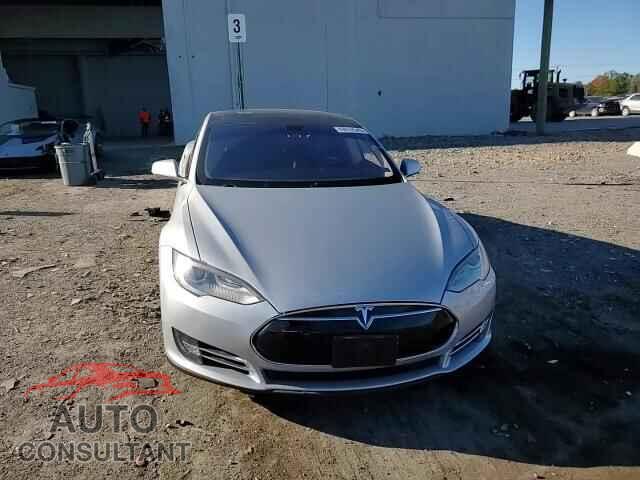 TESLA MODEL S 2013 - 5YJSA1CG8DFP09688