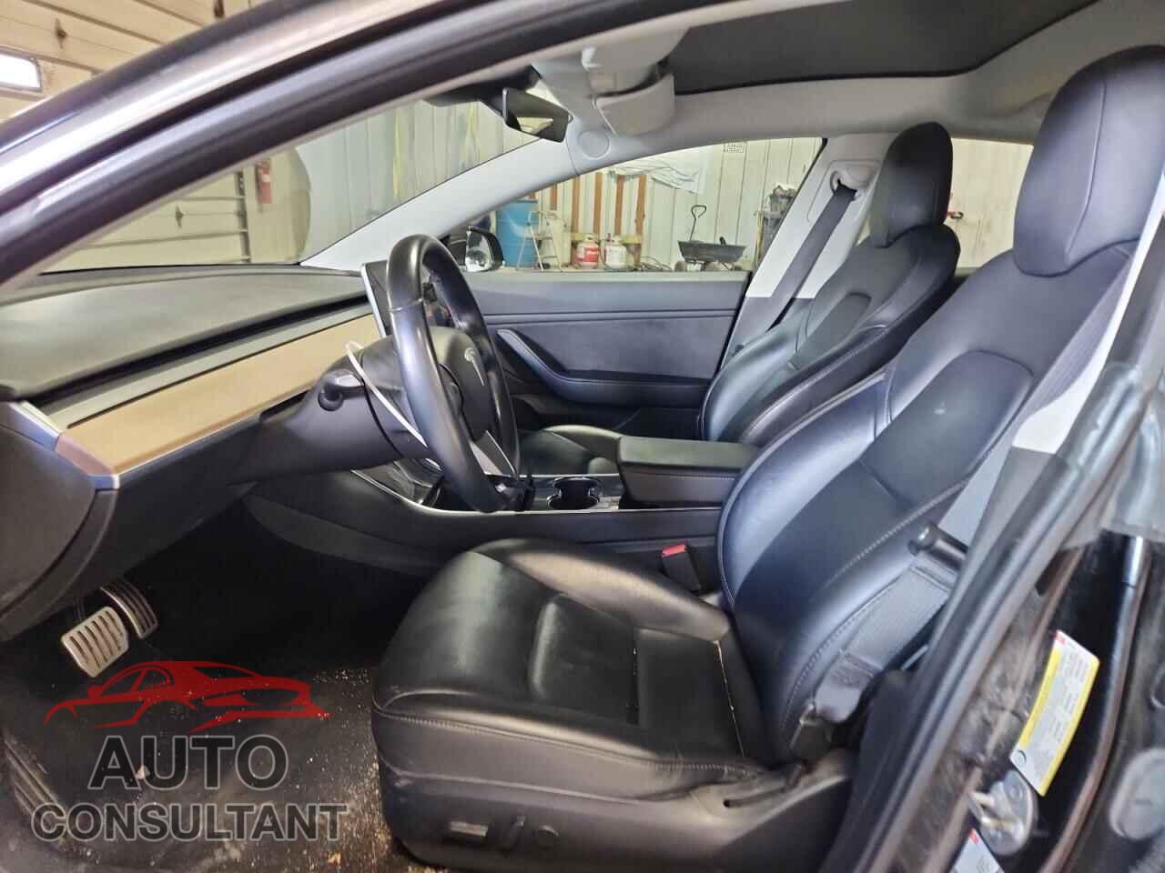 TESLA MODEL 3 2018 - 5YJ3E1EB3JF156132
