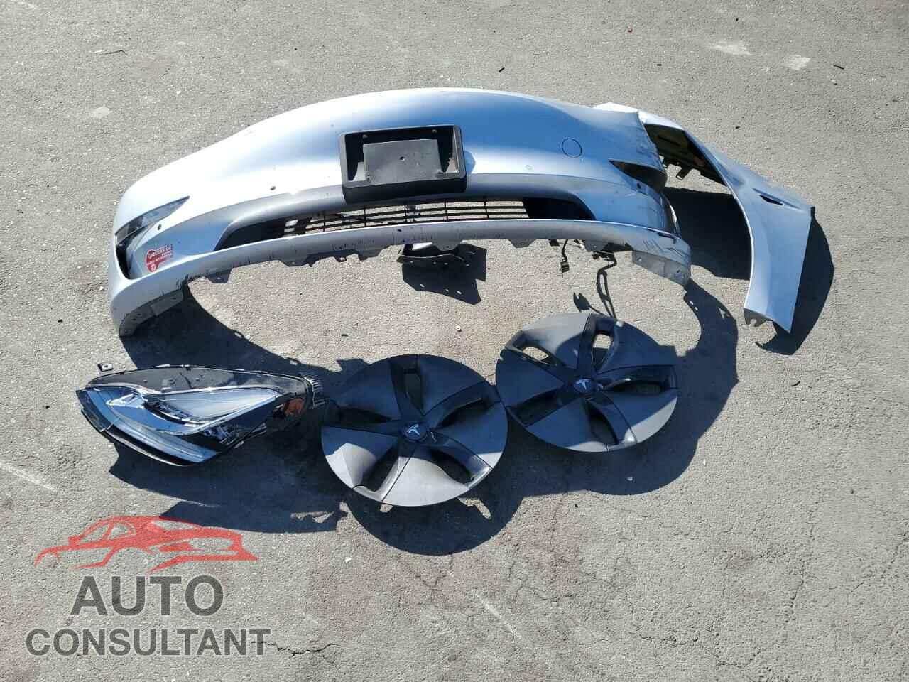 TESLA MODEL 3 2018 - 5YJ3E1EA3JF040727