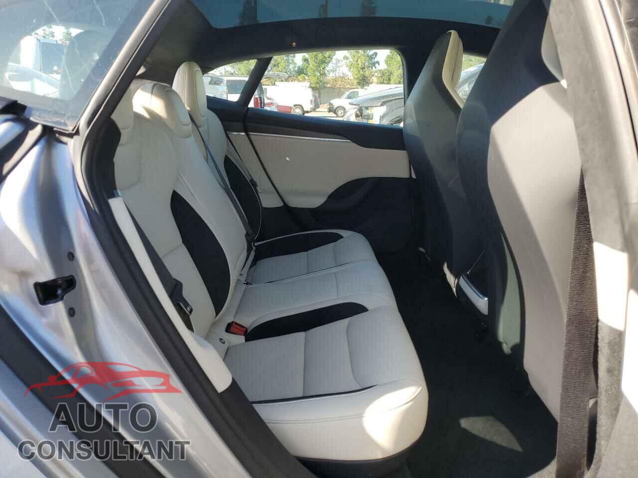 TESLA MODEL S 2024 - 5YJSA1E66RF542811