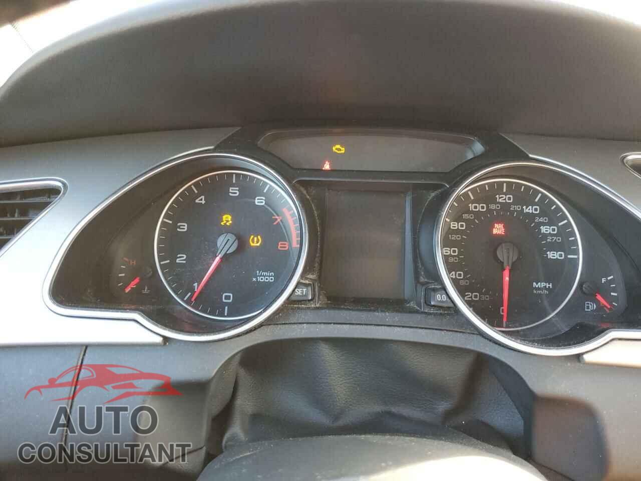 AUDI A5 2011 - WAULFAFH7BN002829