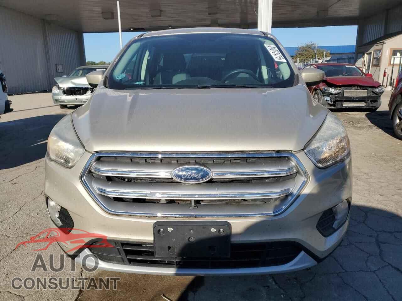FORD ESCAPE 2017 - 1FMCU0GD8HUE67287