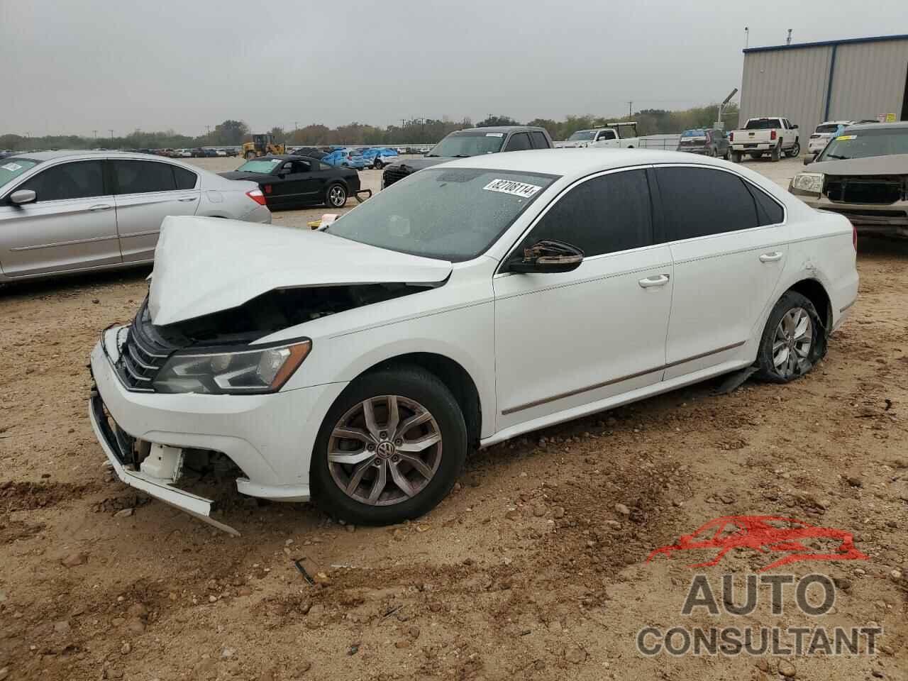 VOLKSWAGEN PASSAT 2017 - 1VWAT7A36HC011671