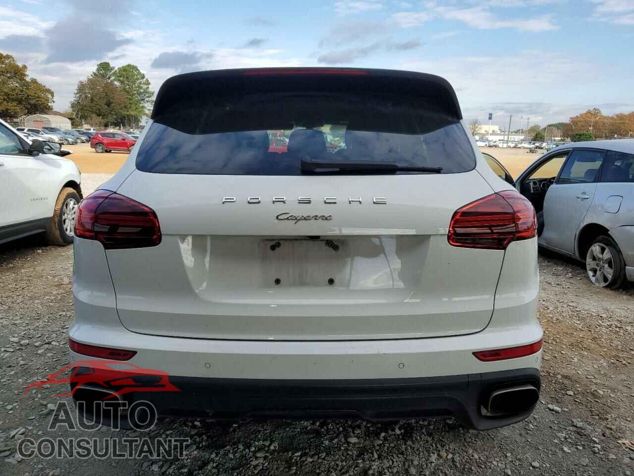 PORSCHE CAYENNE 2017 - WP1AA2A24HKA82388