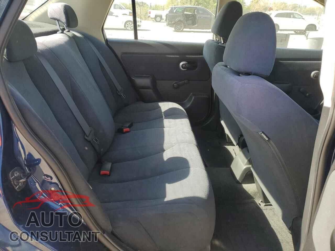 NISSAN VERSA 2011 - 3N1CC1AP1BL372963