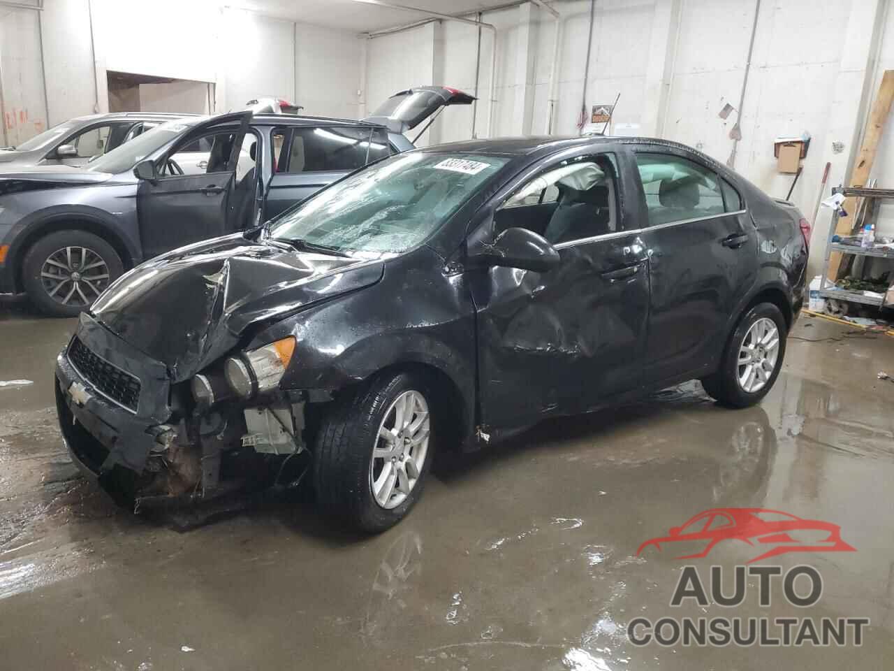 CHEVROLET SONIC 2015 - 1G1JC5SH0F4153936