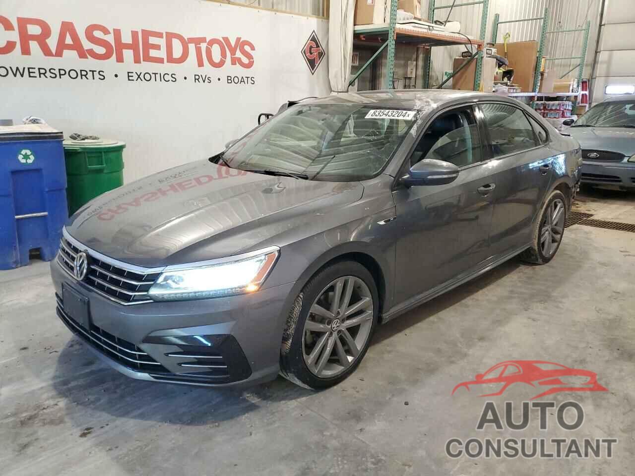 VOLKSWAGEN PASSAT 2018 - 1VWAA7A37JC023145