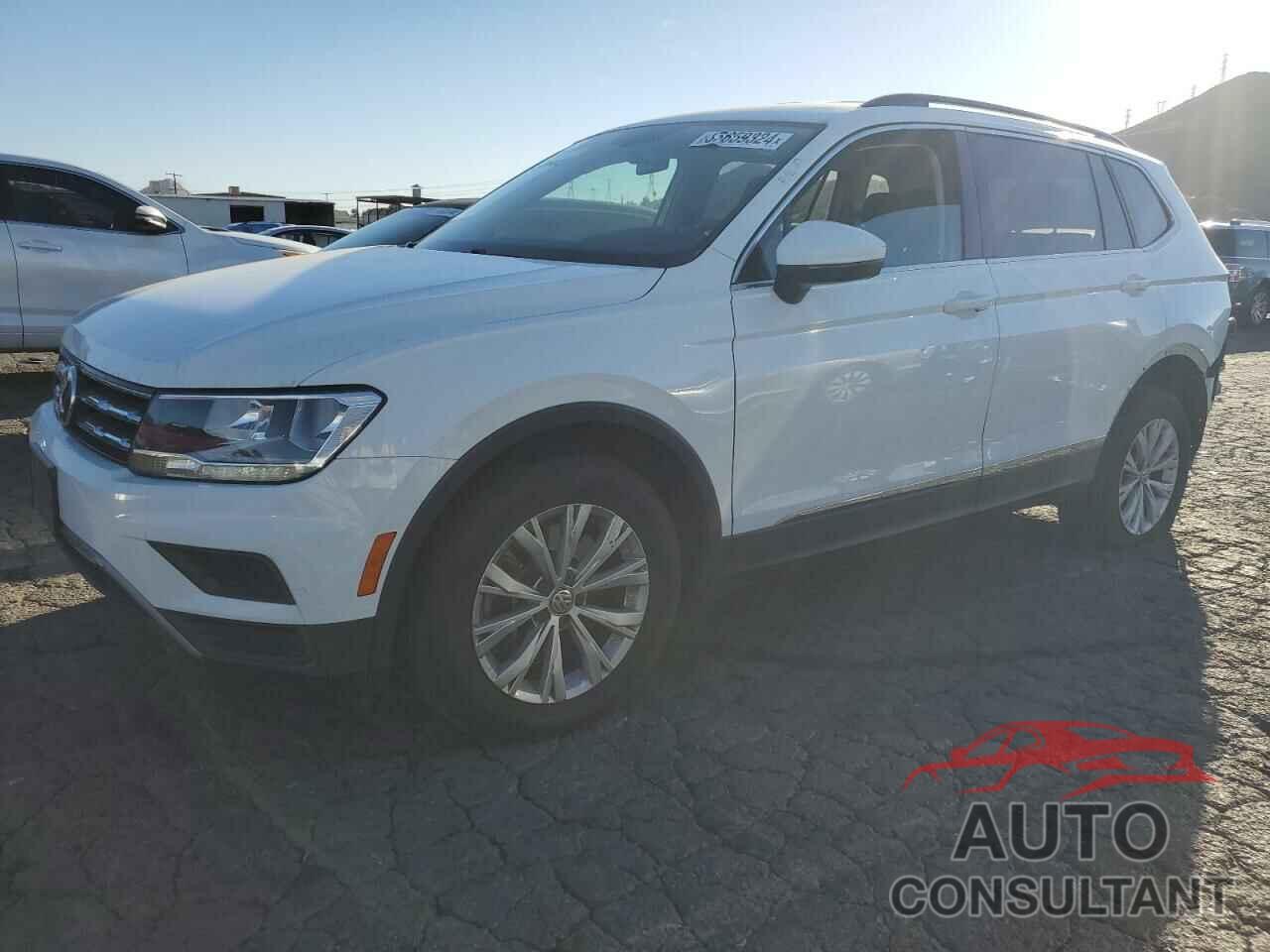 VOLKSWAGEN TIGUAN 2018 - 3VV3B7AX0JM133921