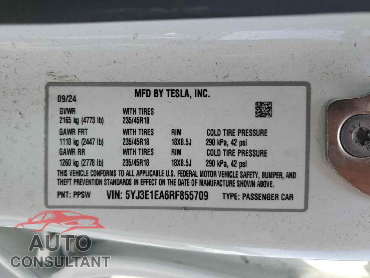 TESLA MODEL 3 2024 - 5YJ3E1EA6RF855709
