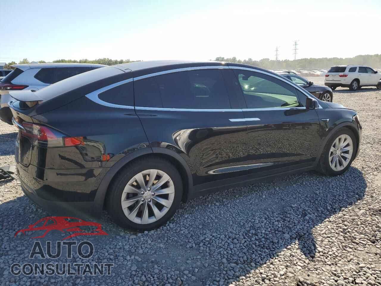 TESLA MODEL X 2017 - 5YJXCDE26HF038272