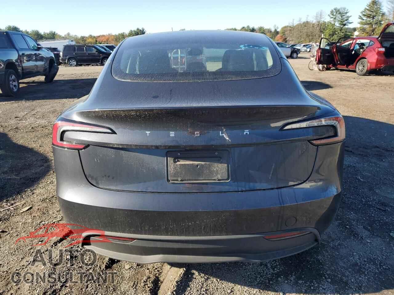 TESLA MODEL 3 2024 - 5YJ3E1EA2RF748687