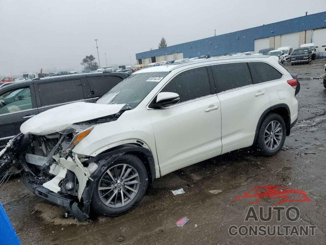 TOYOTA HIGHLANDER 2018 - 5TDJZRFH3JS523667
