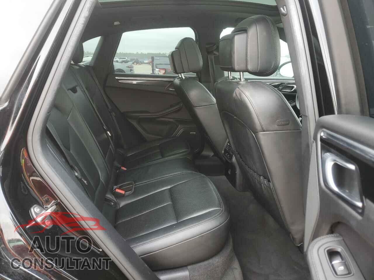 PORSCHE MACAN 2018 - WP1AA2A52JLB08822