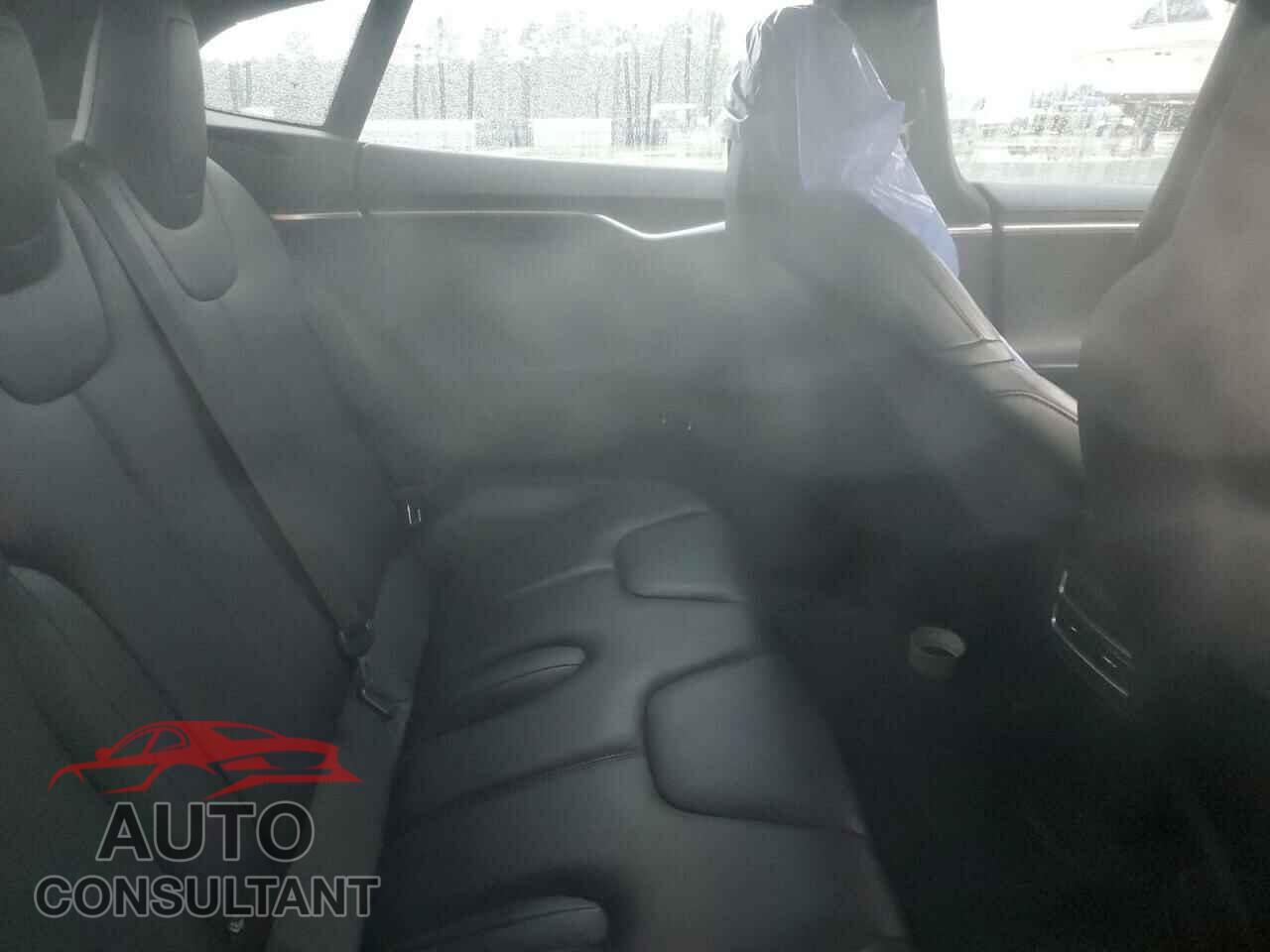 TESLA MODEL S 2015 - 5YJSA1E22FF118003