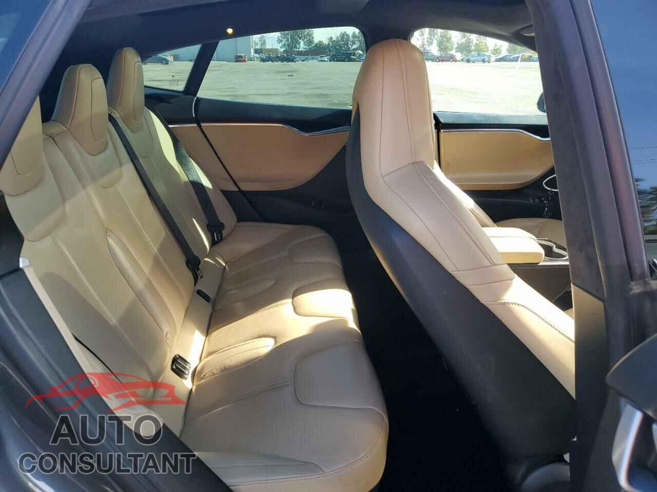 TESLA MODEL S 2015 - 5YJSA1E44FF117257