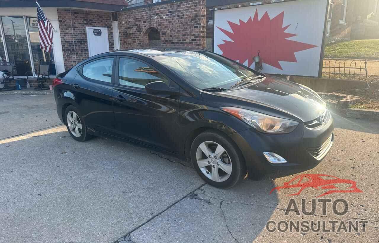 HYUNDAI ELANTRA 2013 - KMHDH4AE4DU582786