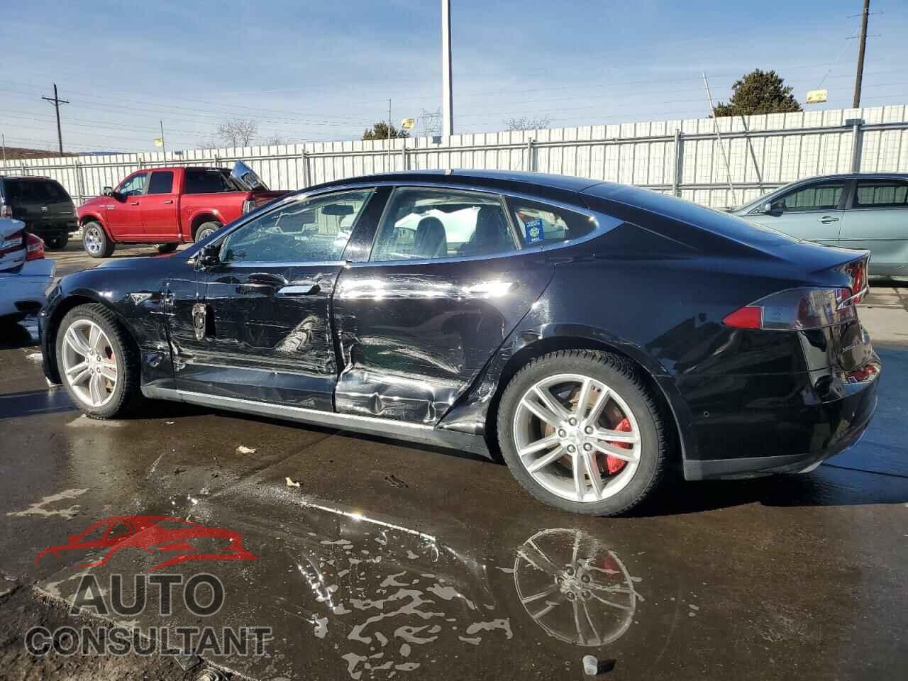 TESLA MODEL S 2014 - 5YJSA1H27EFP68147