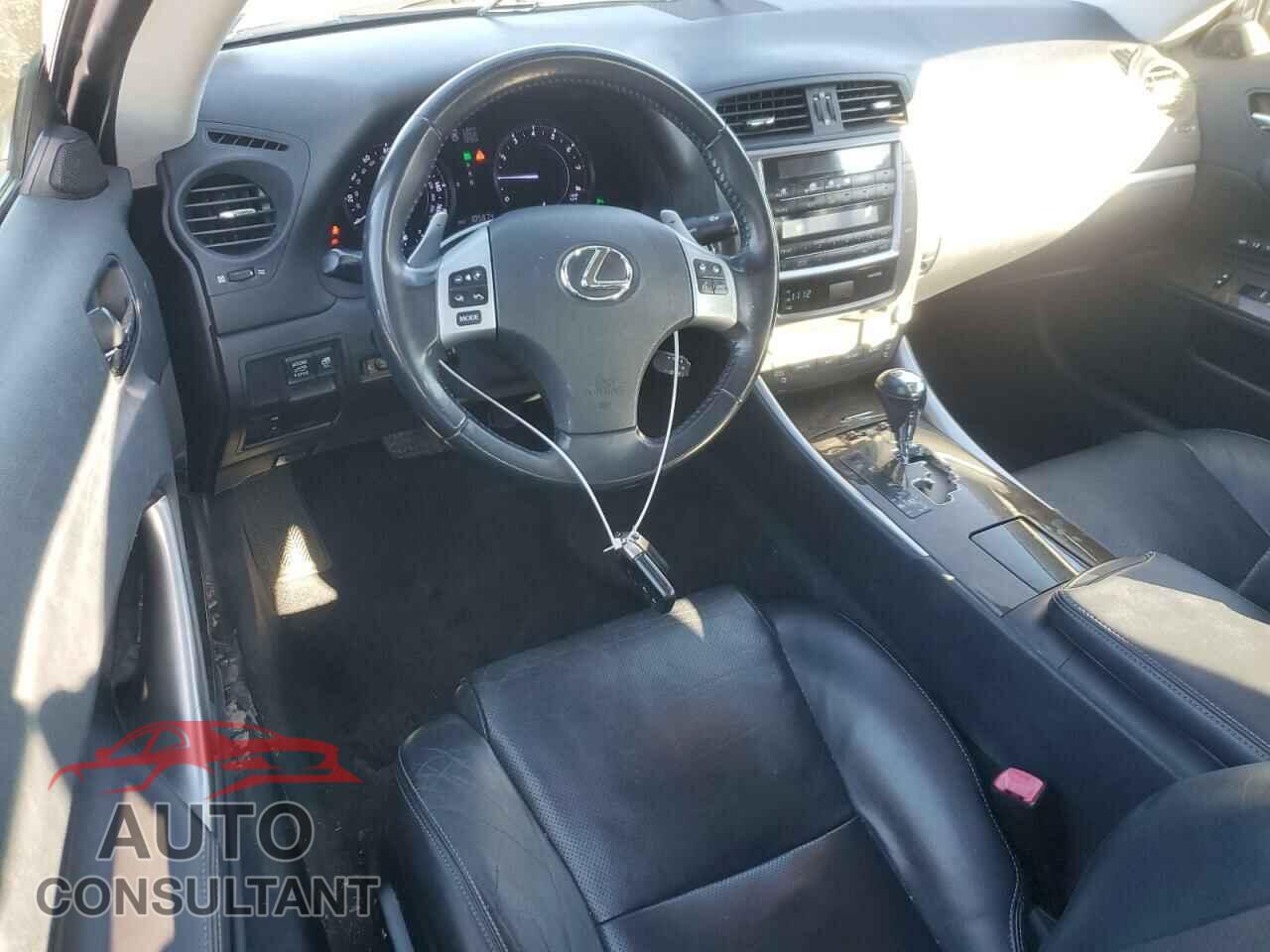 LEXUS IS 2011 - JTHFF2C25B2517320