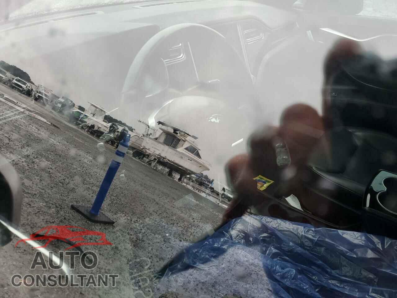 TESLA MODEL S 2015 - 5YJSA1E22FF118003