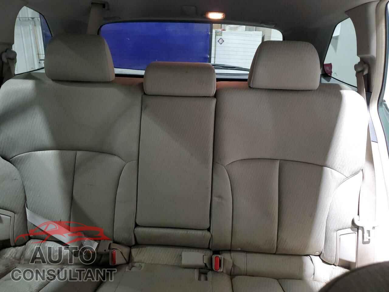 SUBARU OUTBACK 2010 - 4S4BRBCC3A3357913