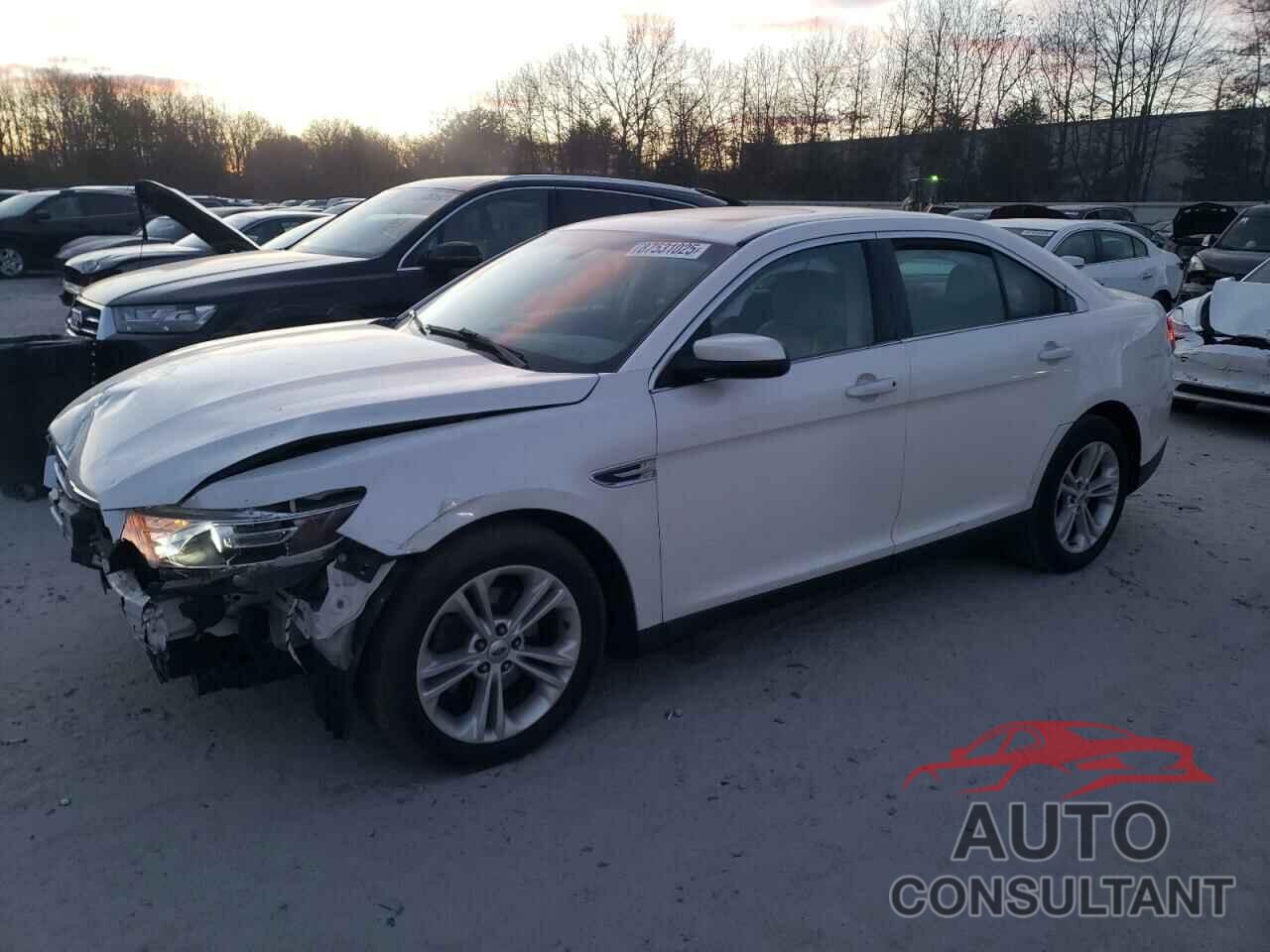 FORD TAURUS 2018 - 1FAHP2E80JG122722