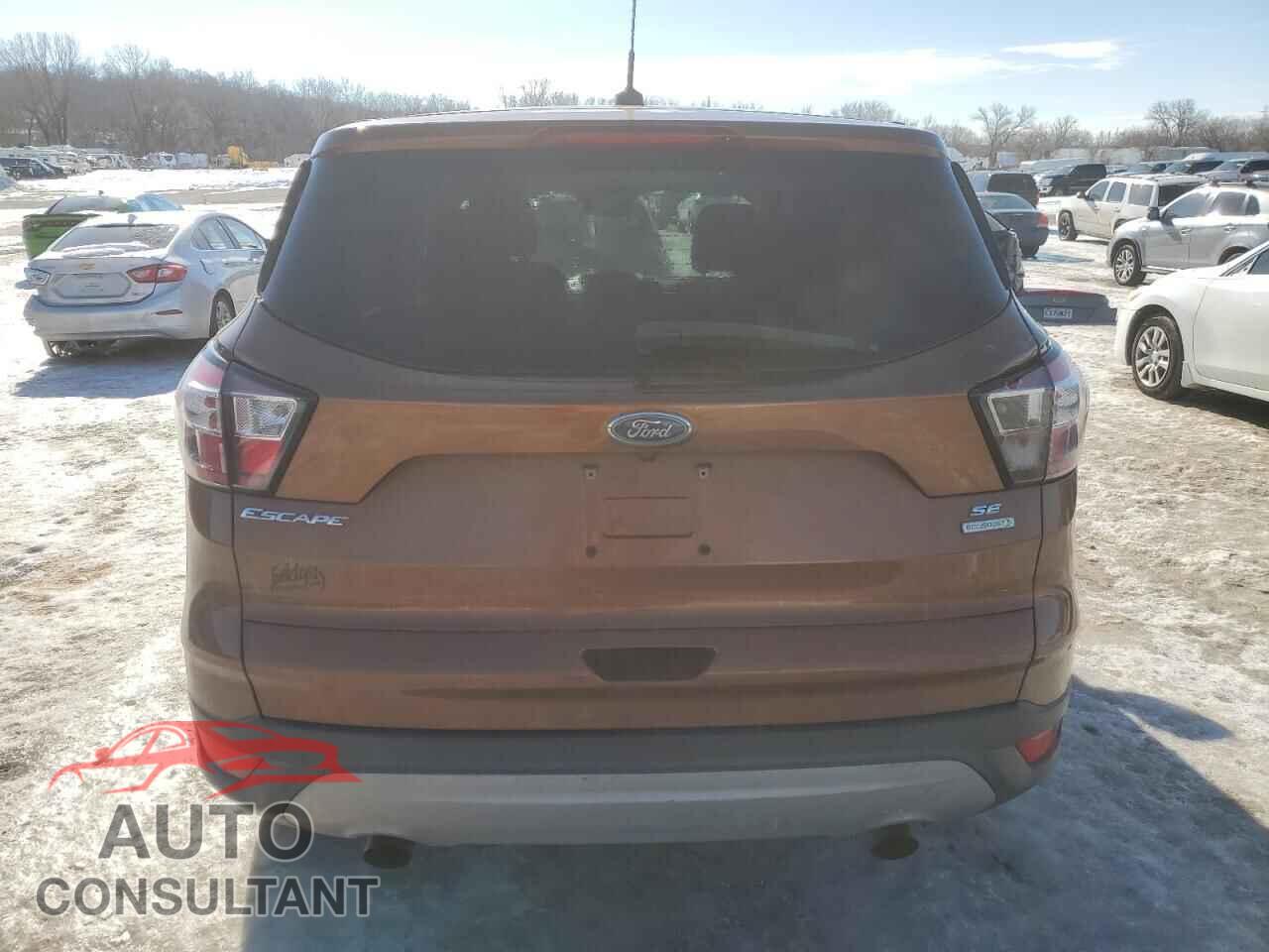 FORD ESCAPE 2017 - 1FMCU0GD4HUD85637