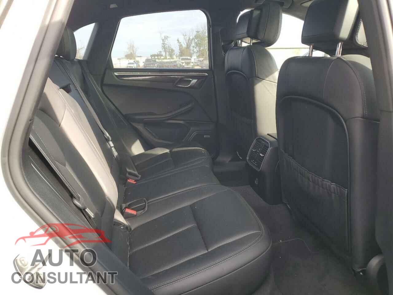 PORSCHE MACAN 2018 - WP1AA2A50JLB17700