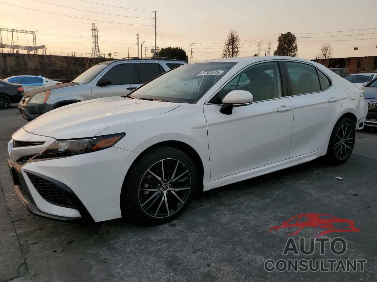 TOYOTA CAMRY 2021 - 4T1T11AK5MU558839