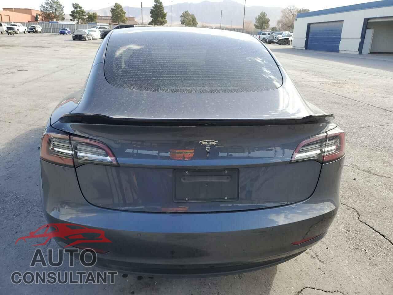 TESLA MODEL 3 2021 - 5YJ3E1EAXMF852191