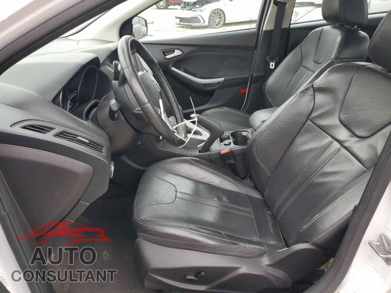 FORD FOCUS 2014 - 1FADP3F22EL330970