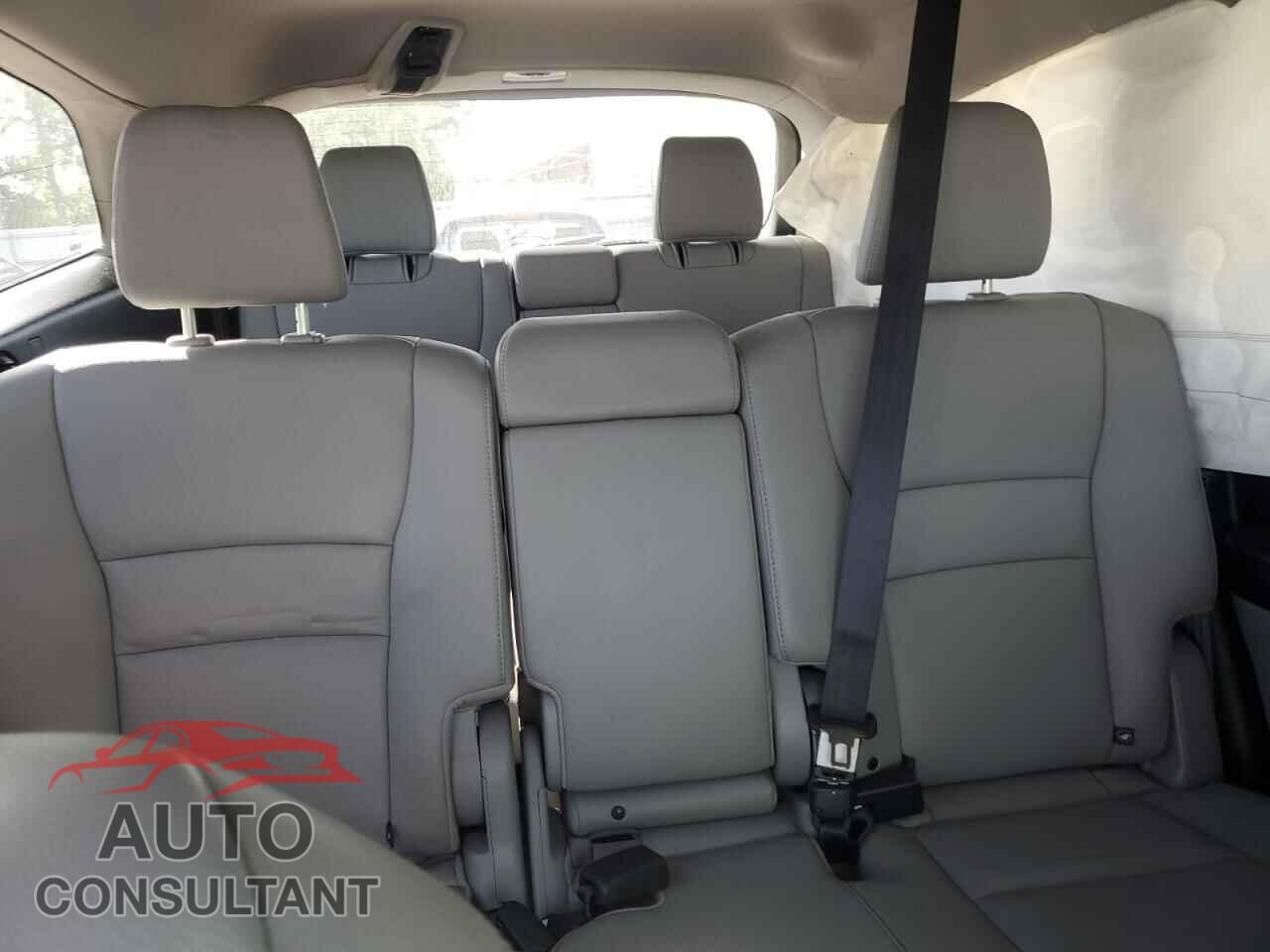 HONDA PILOT 2016 - 5FNYF5H79GB007797