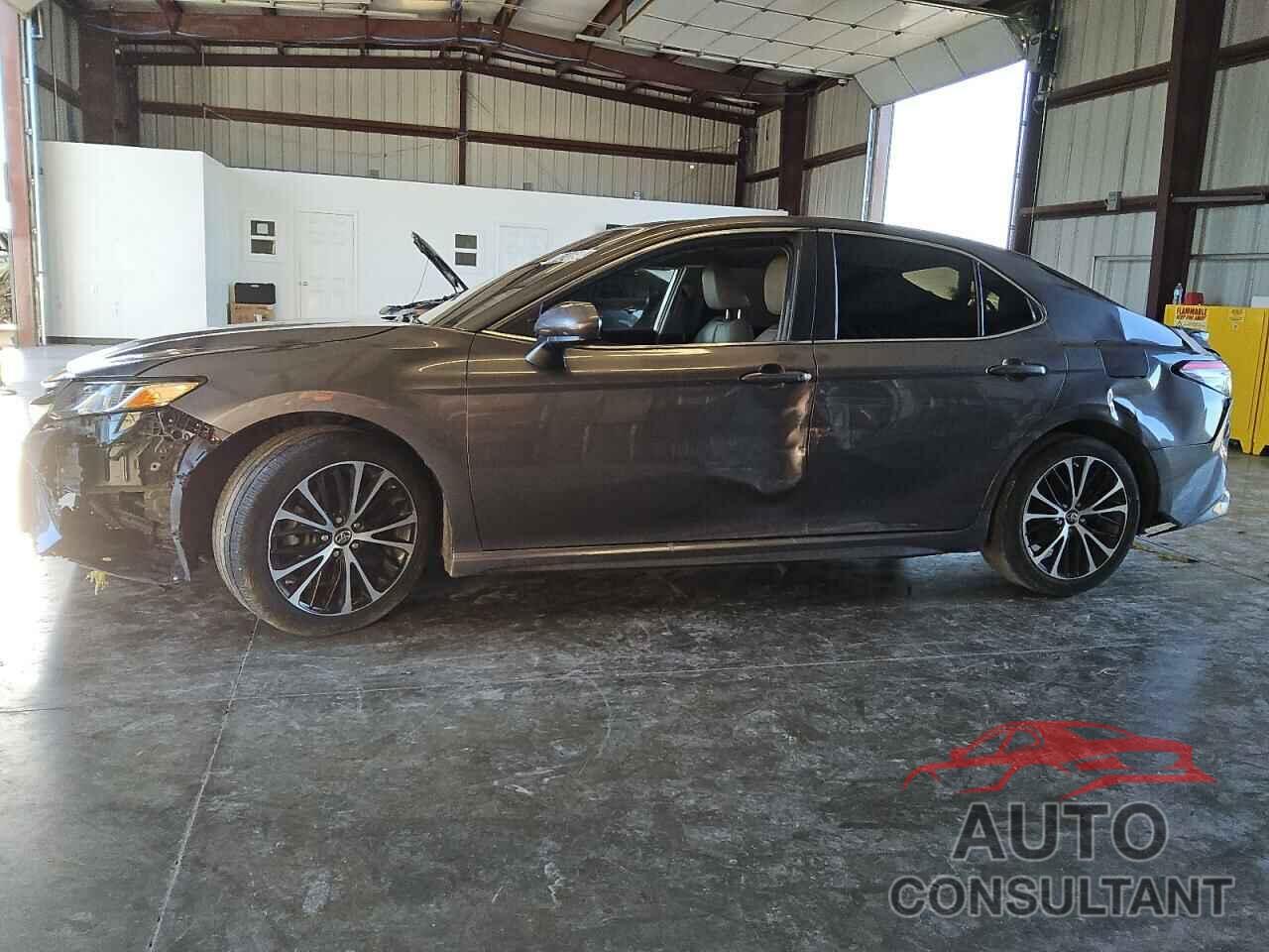 TOYOTA CAMRY 2018 - 4T1B11HK2JU610084