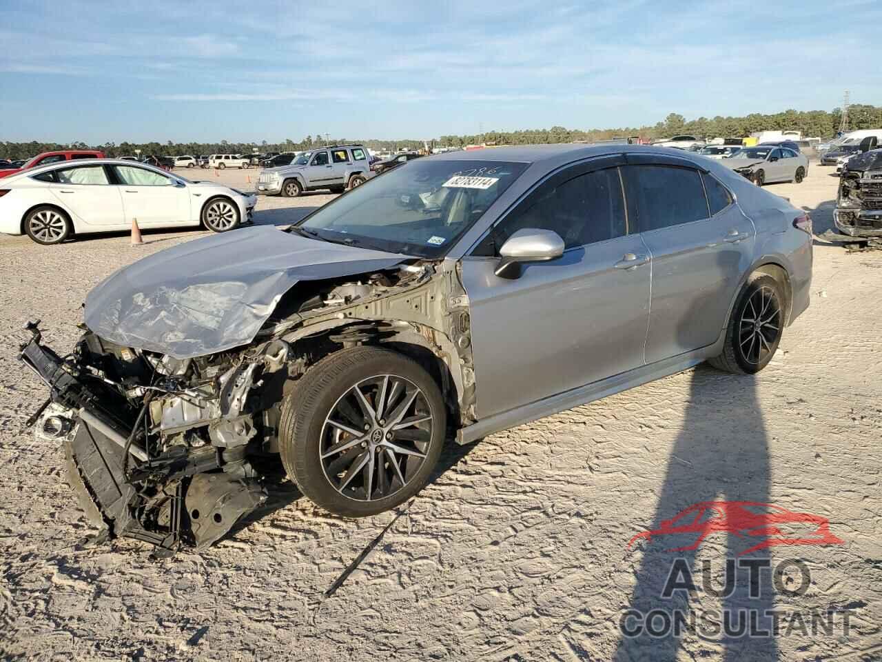 TOYOTA CAMRY 2018 - 4T1B11HK0JU678786