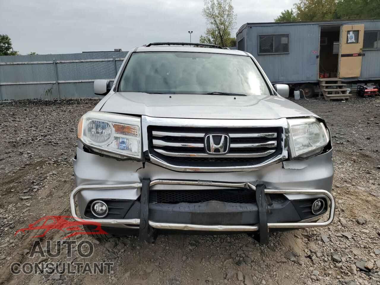HONDA PILOT 2015 - 5FNYF4H41FB042557