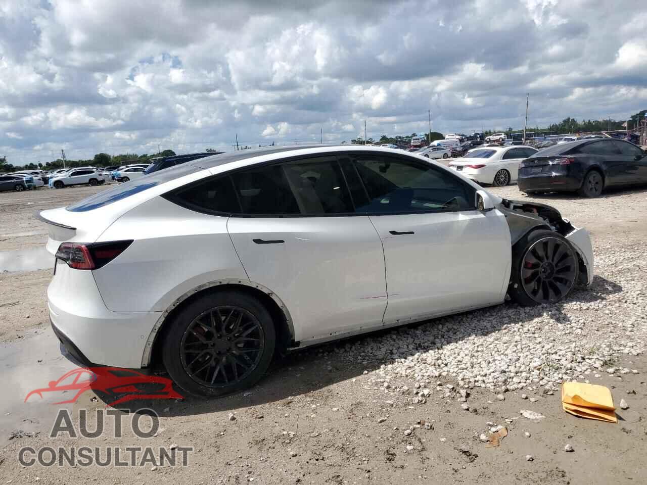 TESLA MODEL Y 2021 - 5YJYGDEF2MF264623