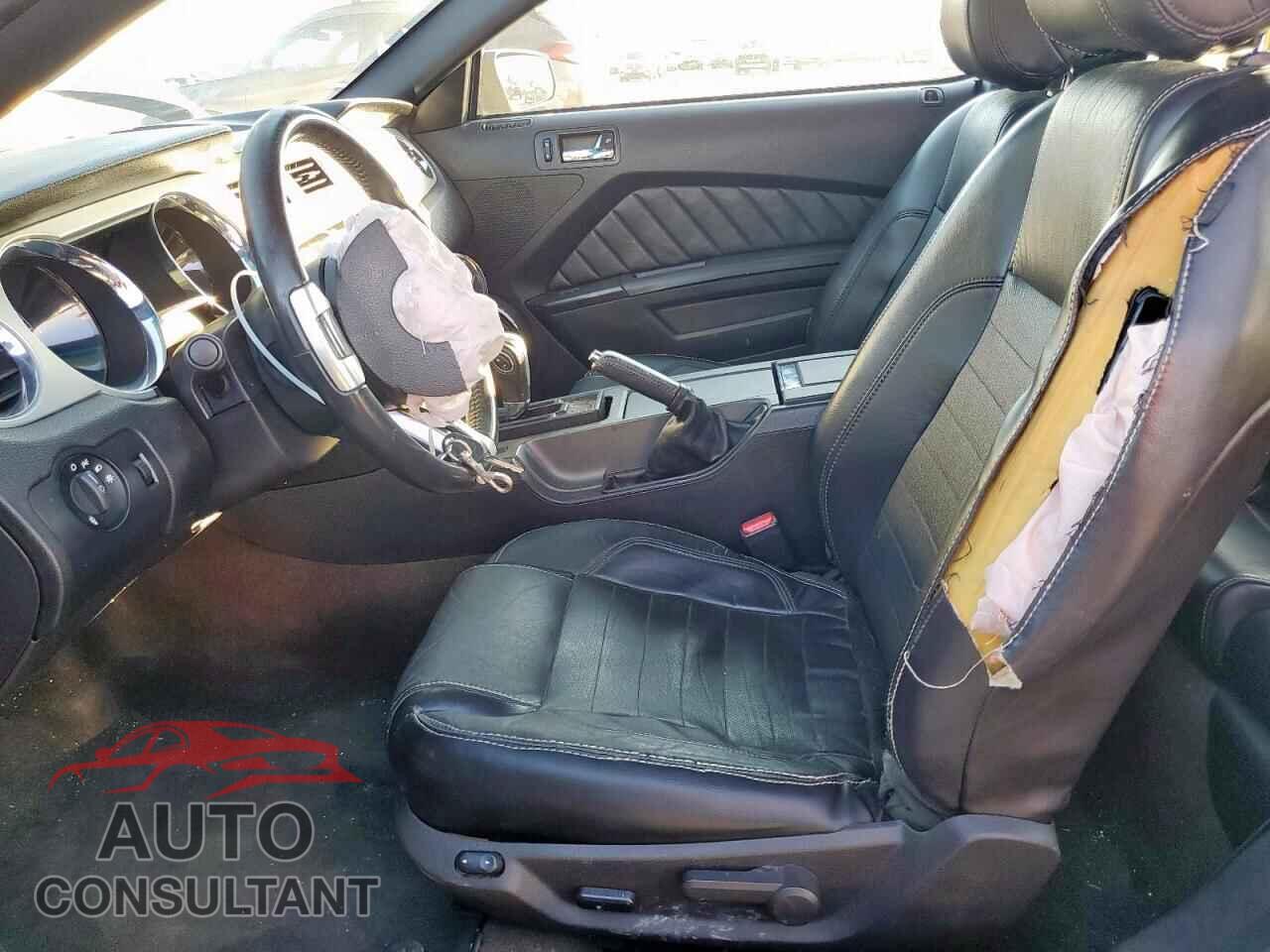 FORD MUSTANG 2014 - 1ZVBP8CF0E5334555