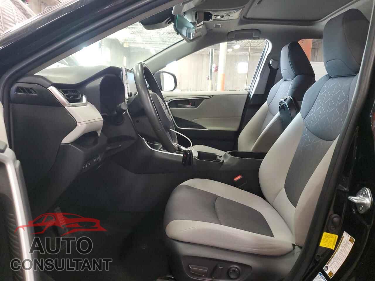 TOYOTA RAV4 2019 - JTMP1RFVXKJ025018