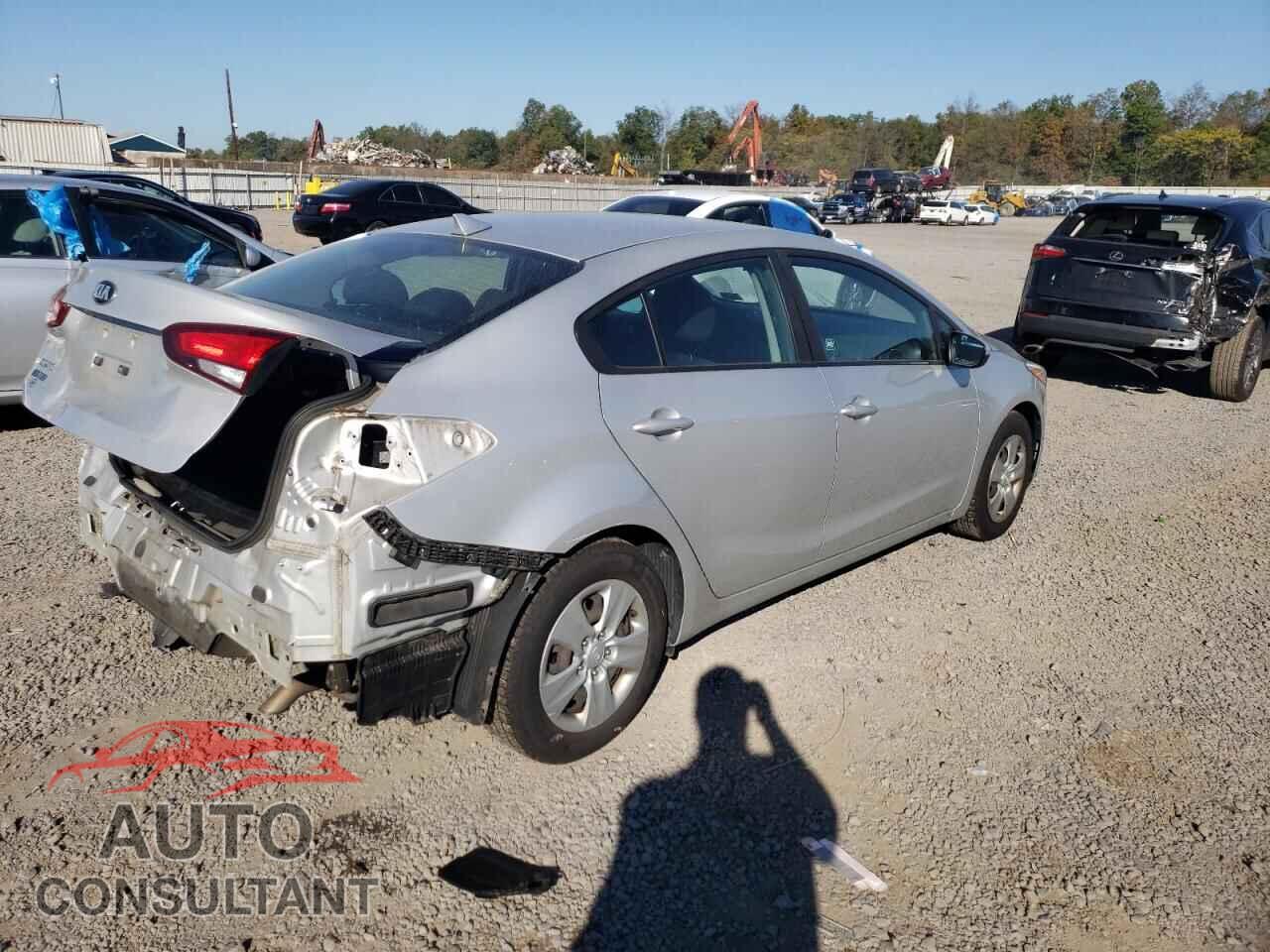 KIA FORTE 2017 - 3KPFK4A76HE137633
