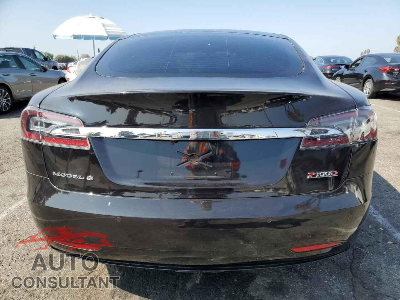 TESLA MODEL S 2018 - 5YJSA1E20JF282679