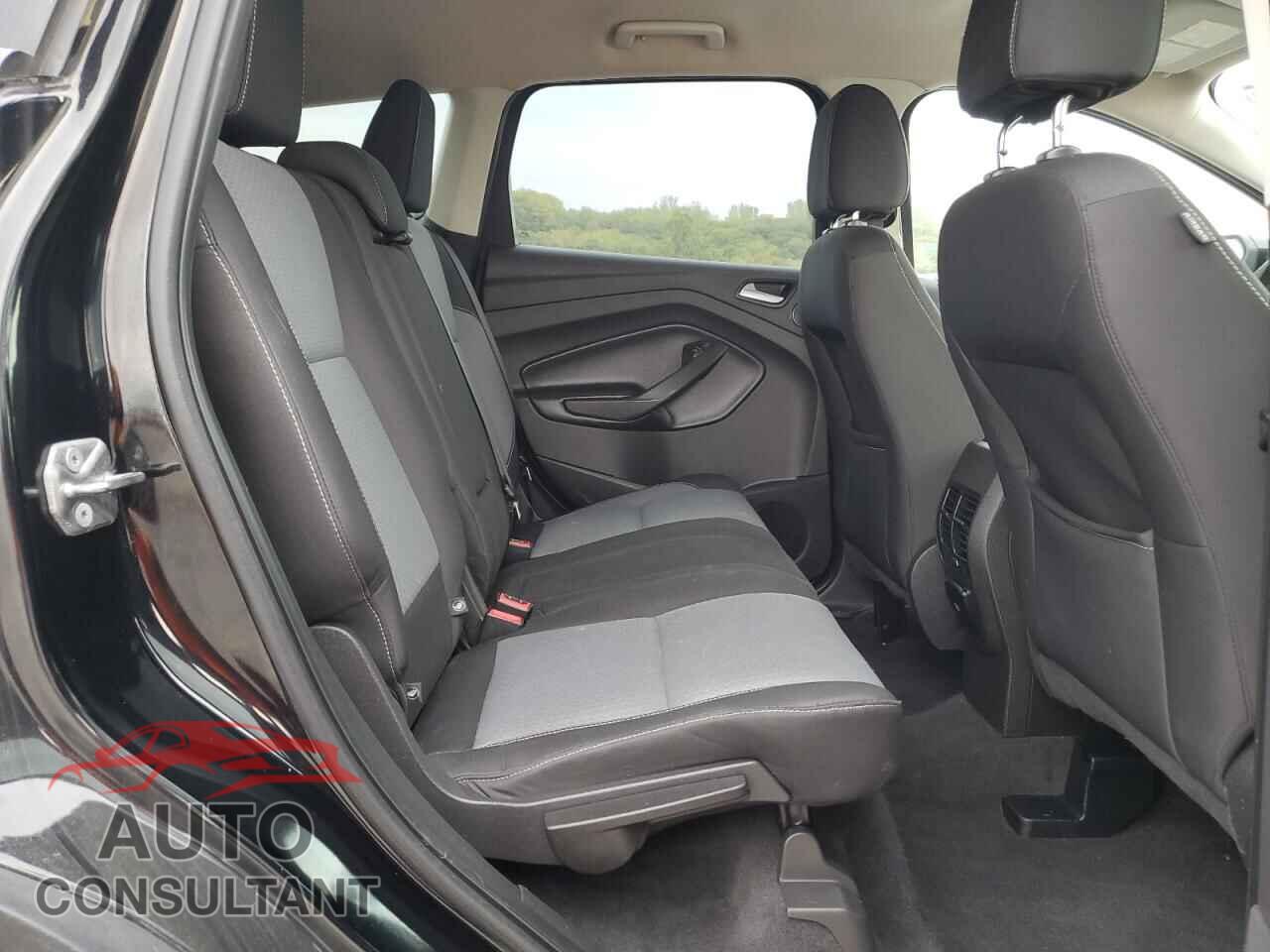 FORD ESCAPE 2017 - 1FMCU9GD9HUC68334