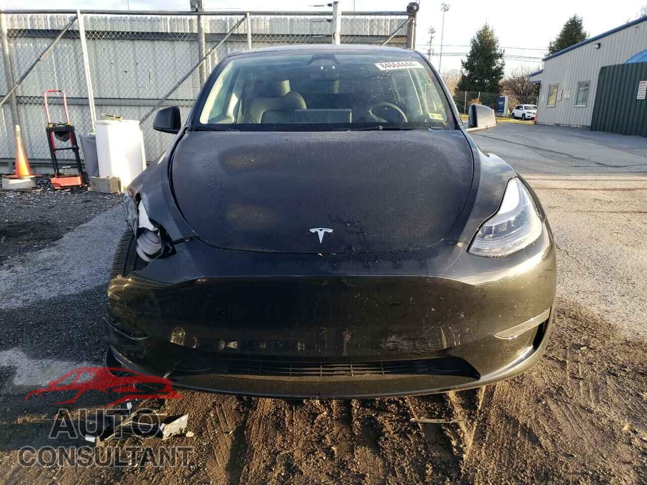 TESLA MODEL Y 2024 - 7SAYGDED5RF158563
