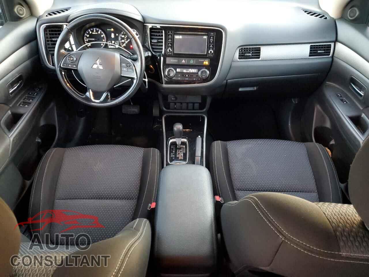 MITSUBISHI OUTLANDER 2017 - JA4AD2A30HZ051822