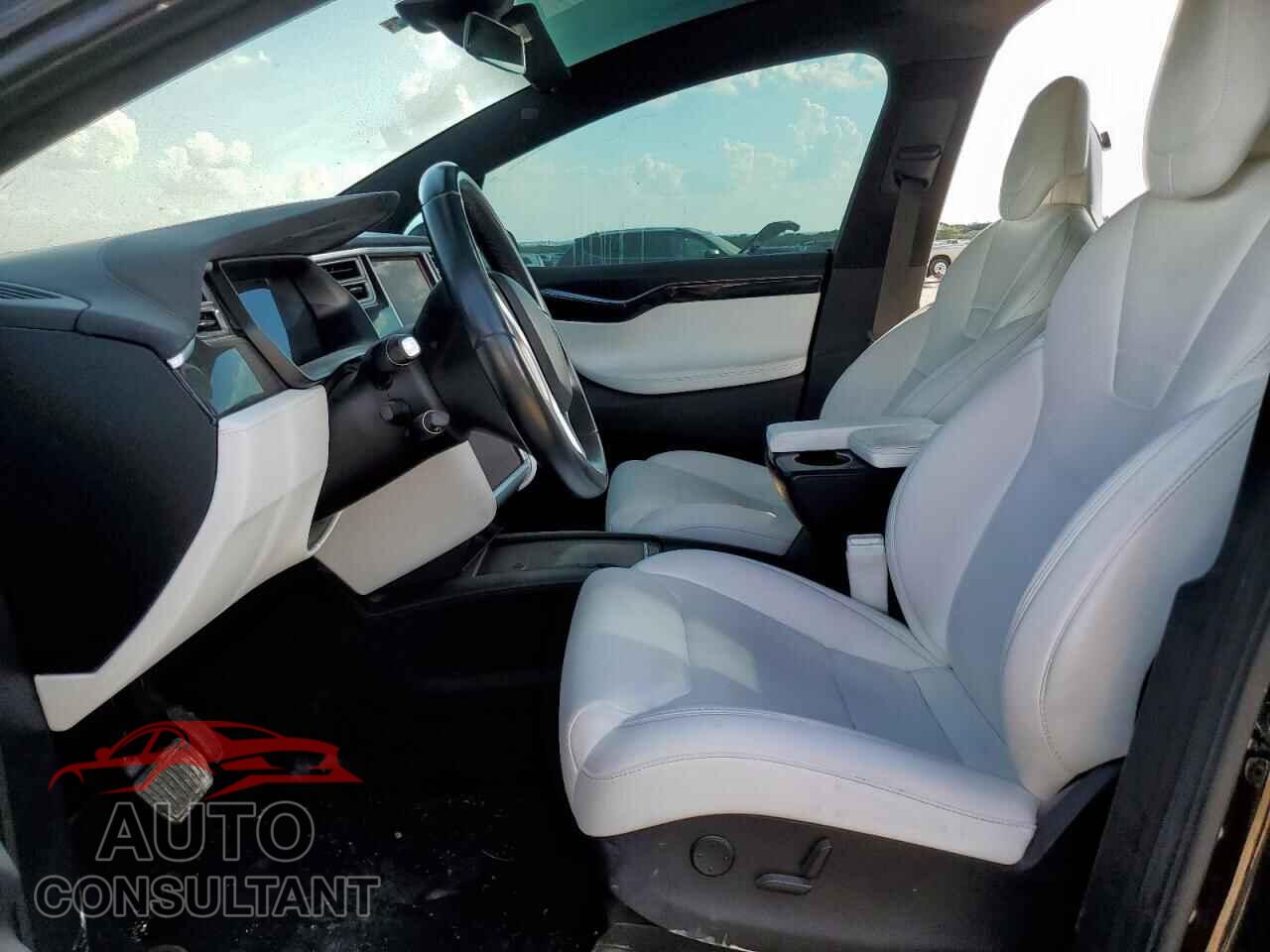 TESLA MODEL X 2017 - 5YJXCBE21HF050463