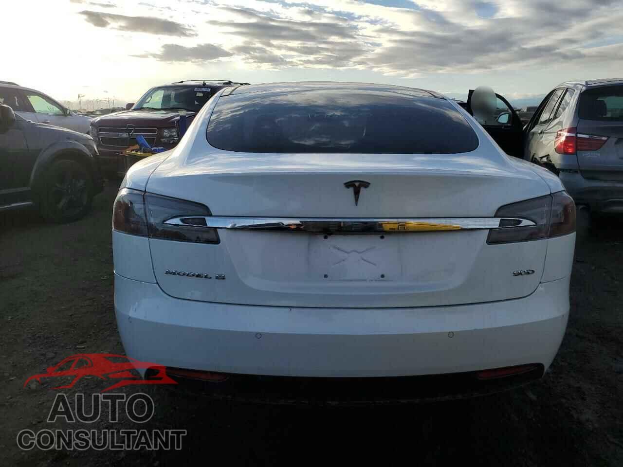 TESLA MODEL S 2016 - 5YJSA1E24GF158505