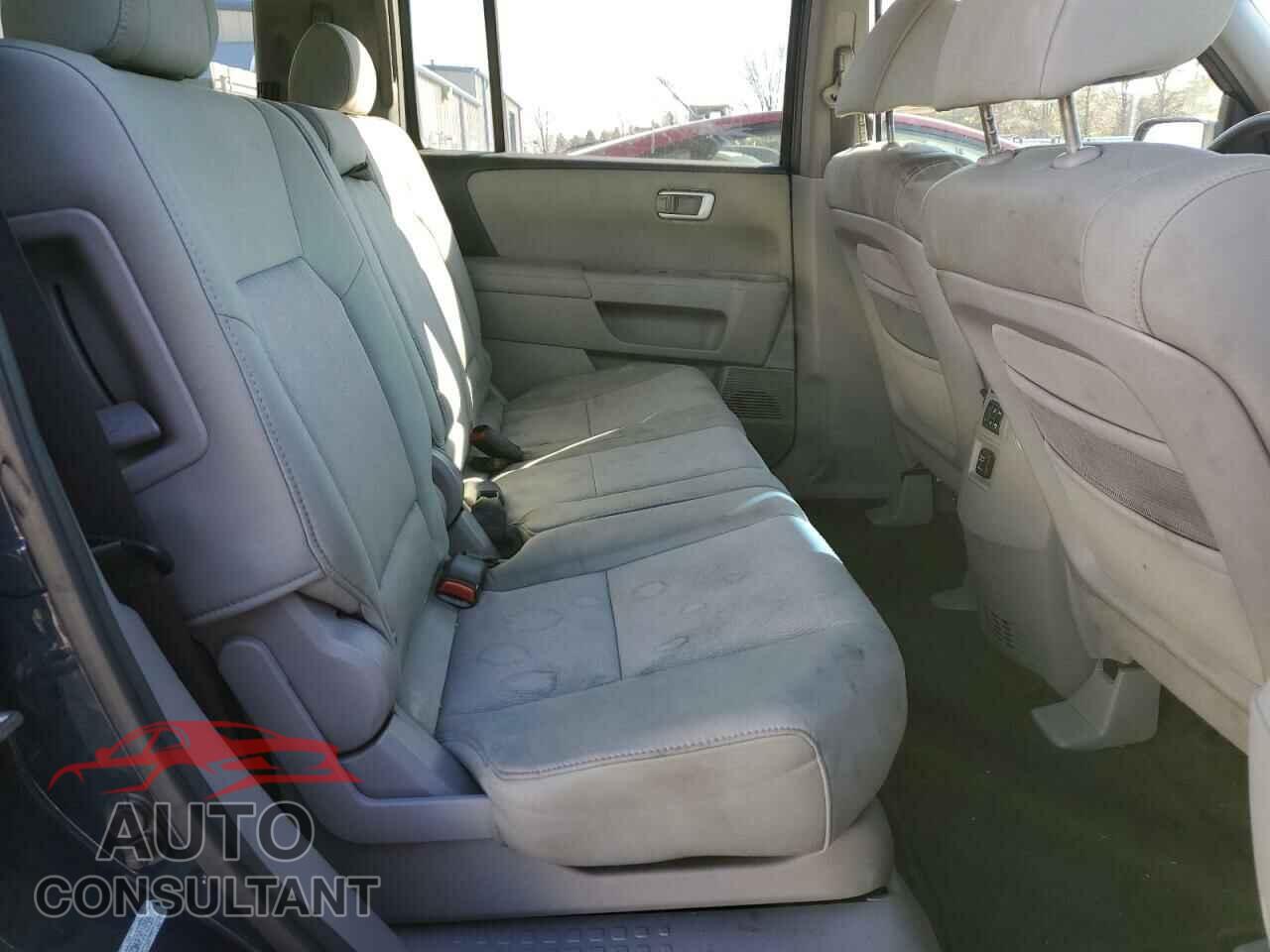 HONDA PILOT 2010 - 5FNYF4H23AB001855